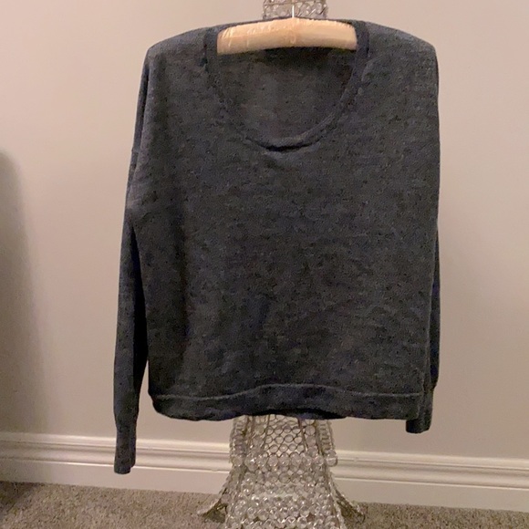 Grey Long-Sleeve - Picture 1 of 3